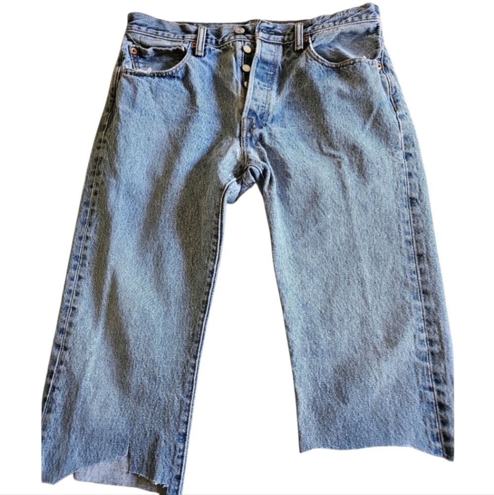 Vintage LEVIS 501 Mens cutoff jean shorts 32 W 2000s button fly faded GUC Ac2